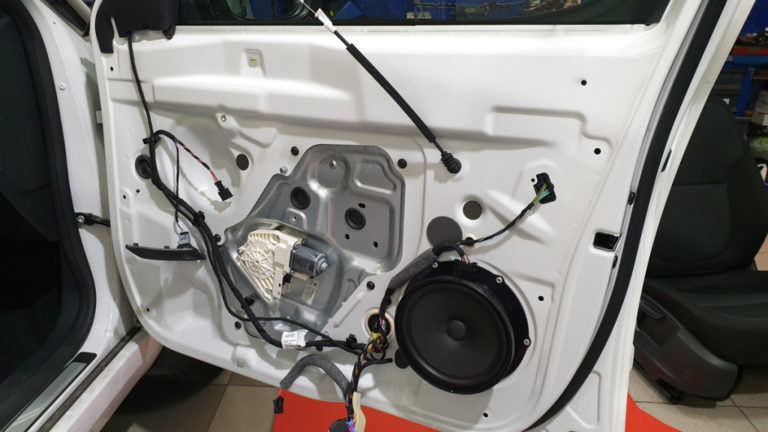 Полная шумоизоляция салона автомобиля Skoda Yeti (Шкода Йети) | Обзор работы | Цена и сроки